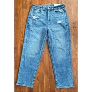 NWT American Eagle Mom Jeans